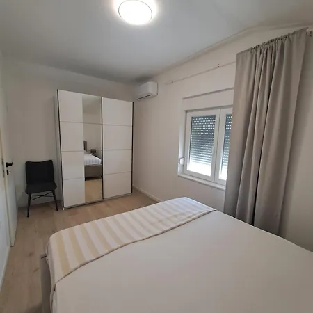 Apartment Arno Vrsi