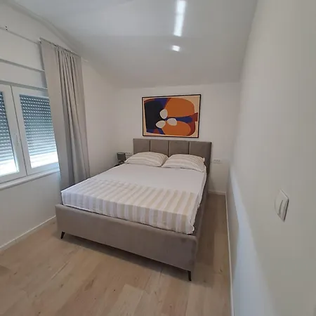 Arno Apartment